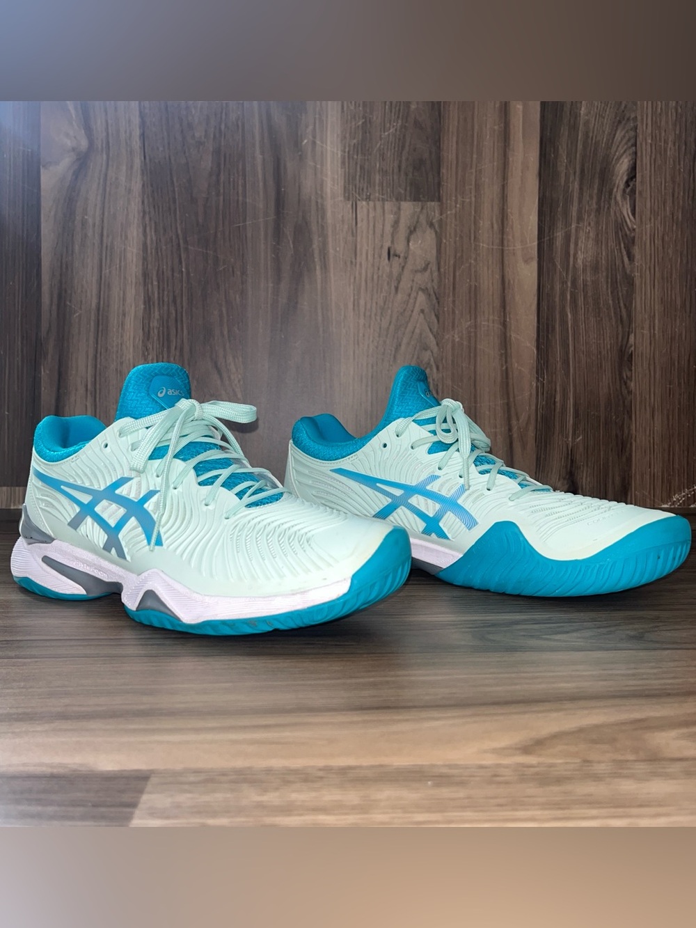 Asics Womens Court FF 2 1042A076 Size 8 Green Running Shoes Sneakers